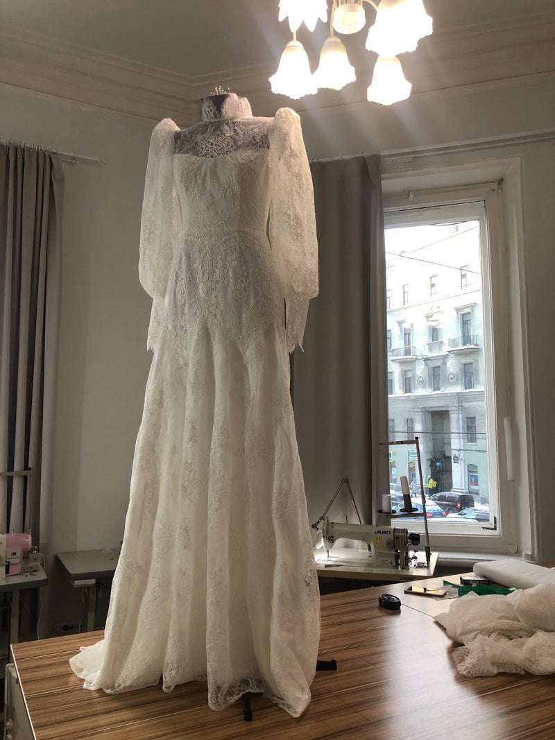 Modest Wedding Dress Guide: Coverage Without Losing the Line