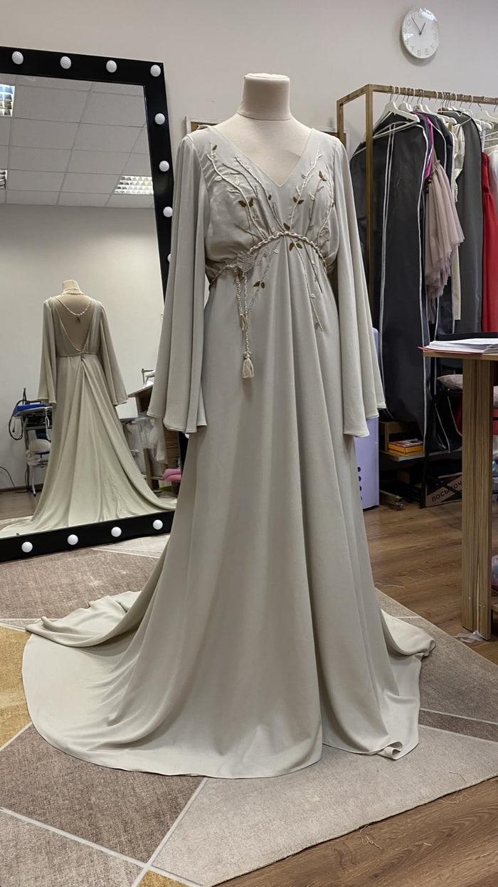 Pregnant Bride: How a Custom Wedding Dress Handles a Changing Body