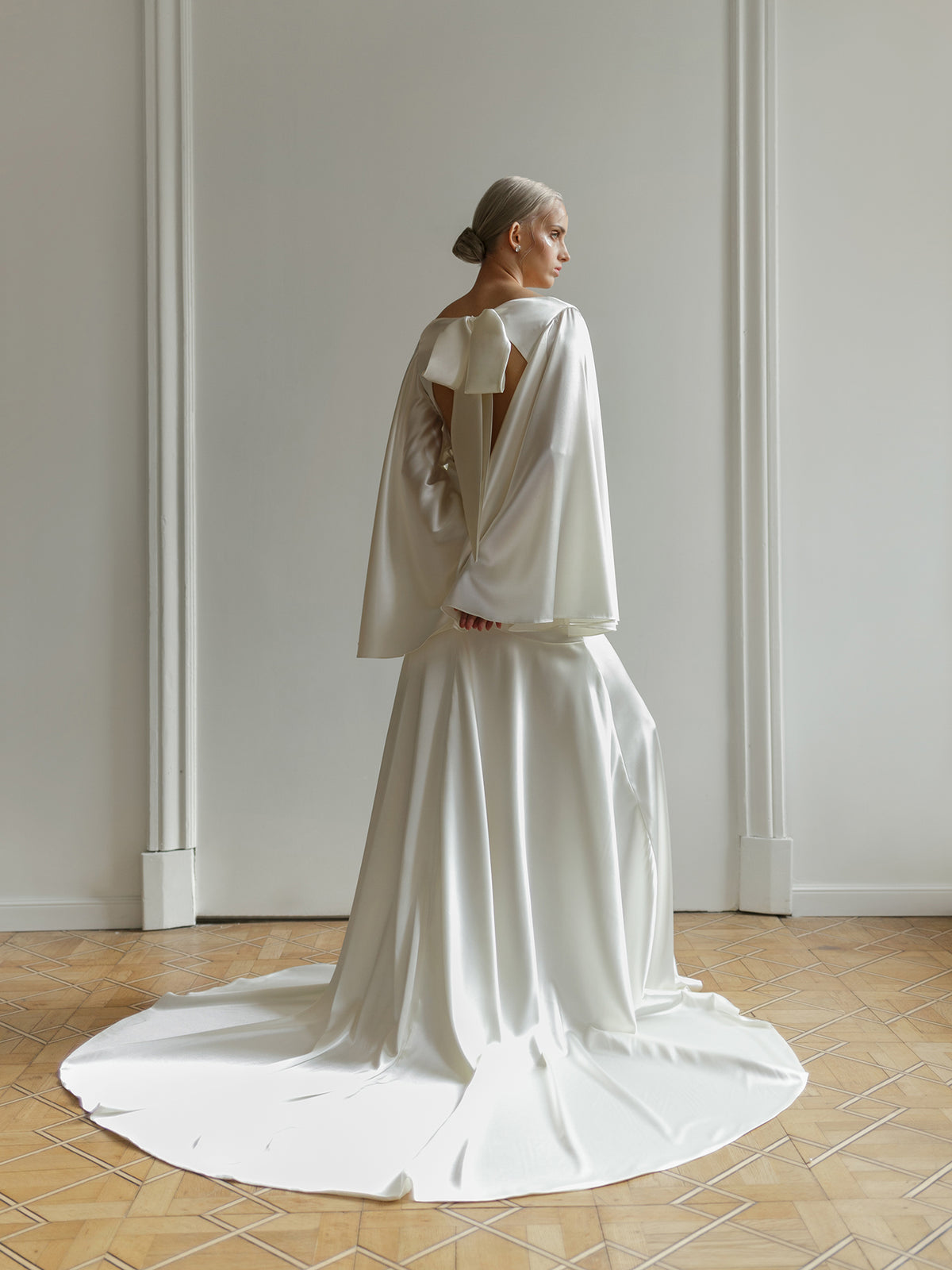 Yoko wedding dress long train detail