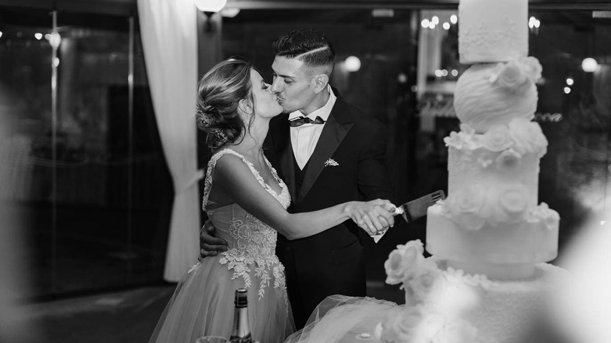 La Robe de Mariage Parfaite pour Maria : Un Magnifique Chef-d'œuvre en Couleur Poudrée