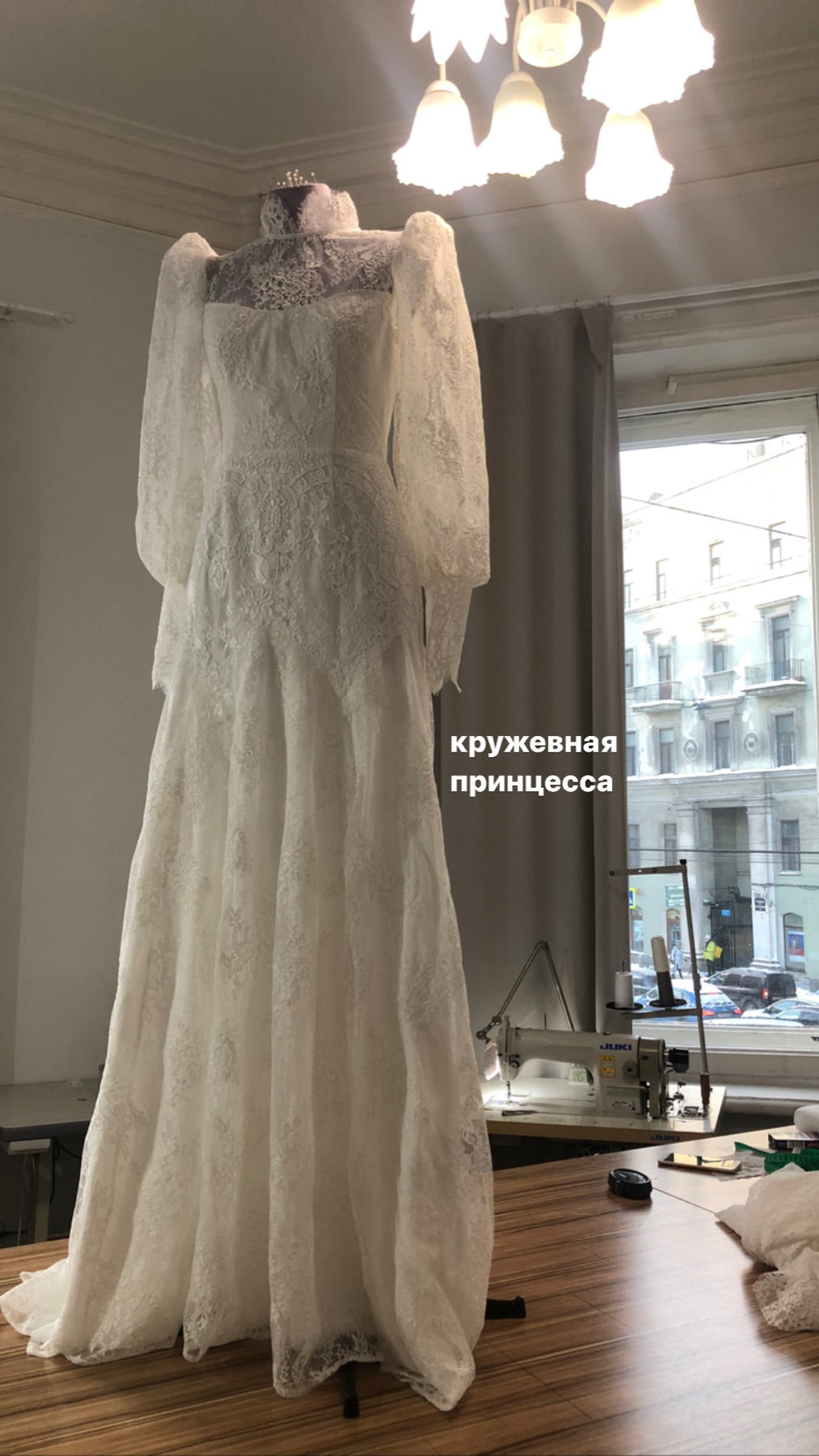 Winter Wedding Dress: Fabrics, Sleeves, and Warmth Without Bulk