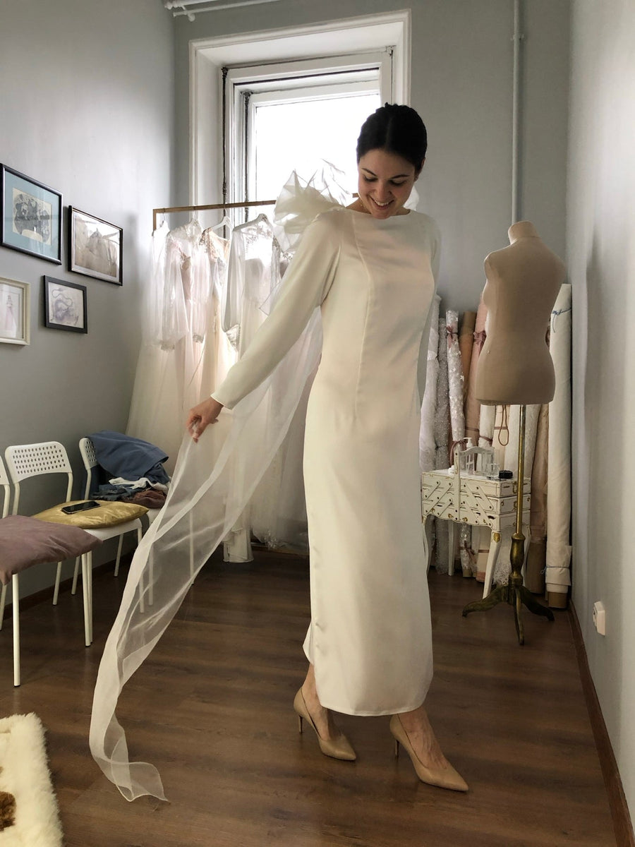 Beach Wedding Dress: What Actually Works on Sand and in Sea Air