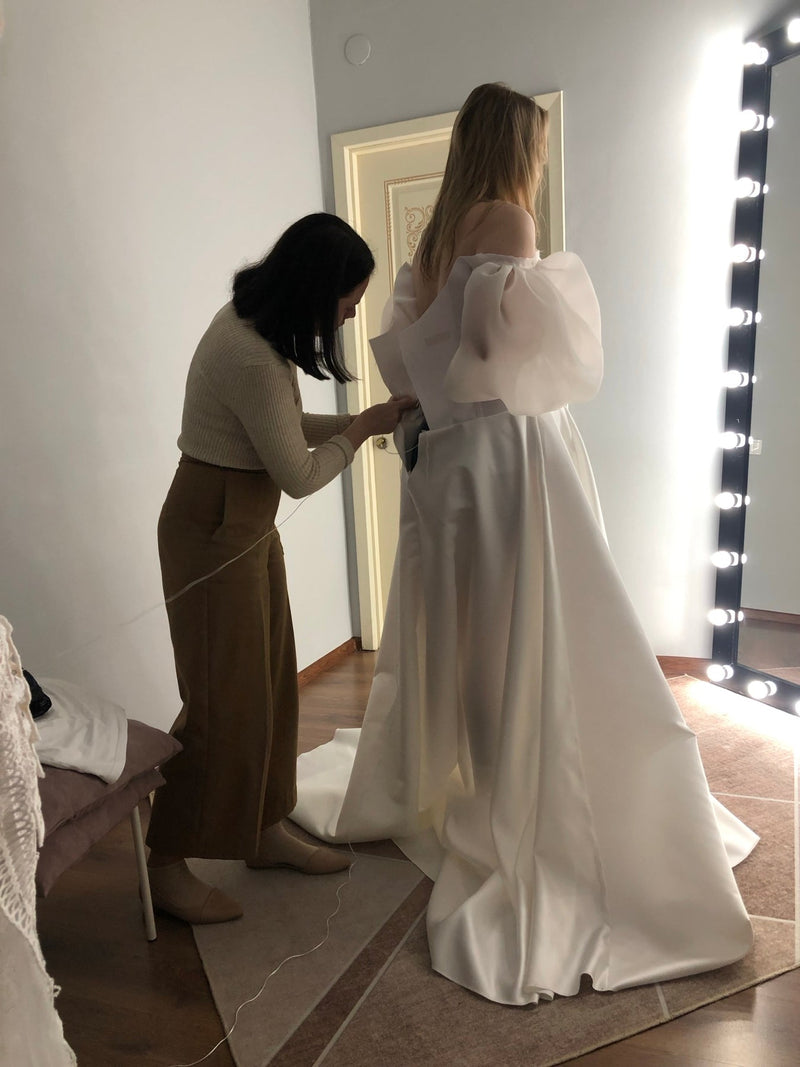 Wedding Dress Hem Finishes Explained: Horsehair, Rolled, and Bound