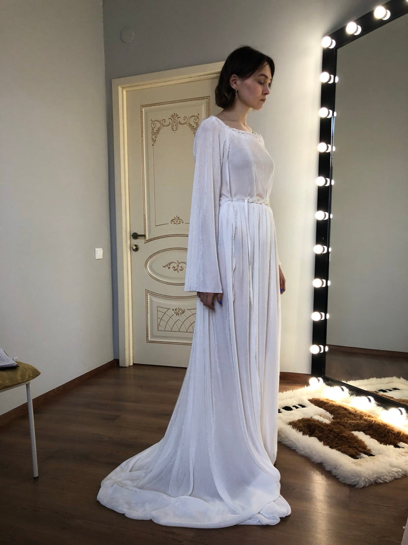 Flutter Sleeve and Cap Sleeve Wedding Dress: Soft Coverage at the Shoulder