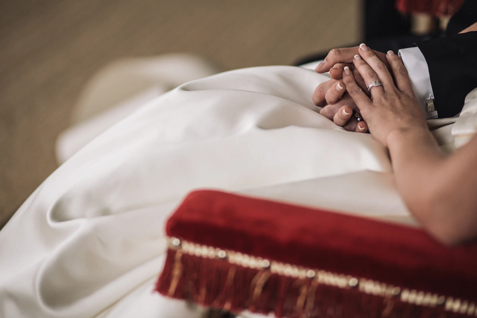 7 Red Flags When Buying a Custom Wedding Dress Online