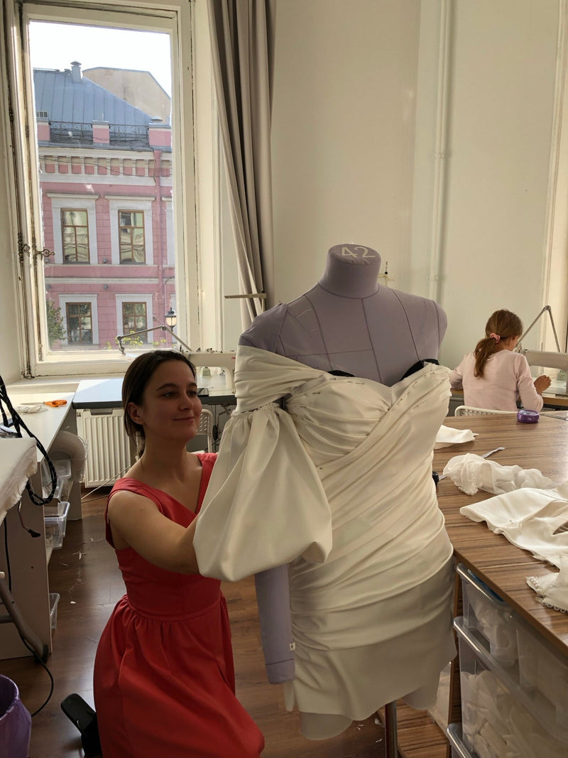 Puff Sleeve and Bishop Sleeve Wedding Dress: Volume and Fit