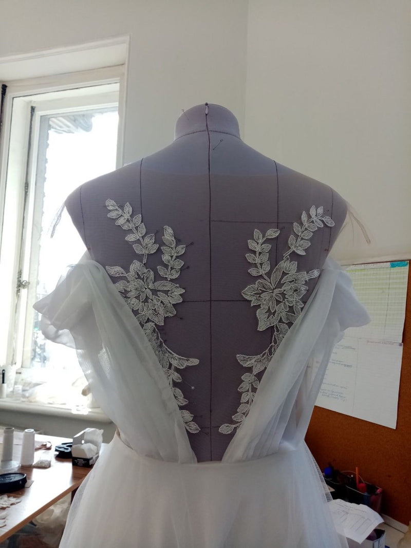 Illusion and Sheer Panels on a Wedding Dress: How the "Floating Lace" Effect Is Built