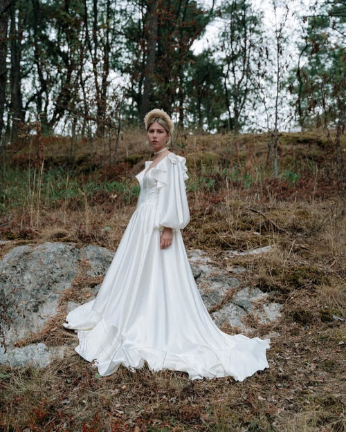 Corset wedding dress ruffled skirt