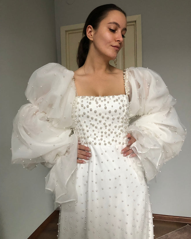 Beaded wedding dress with puff sleeve