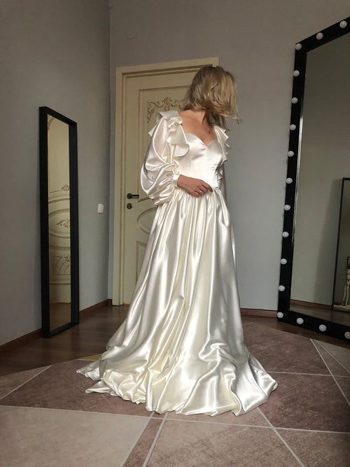 Satin_sleeves_wedding_dress_long_train