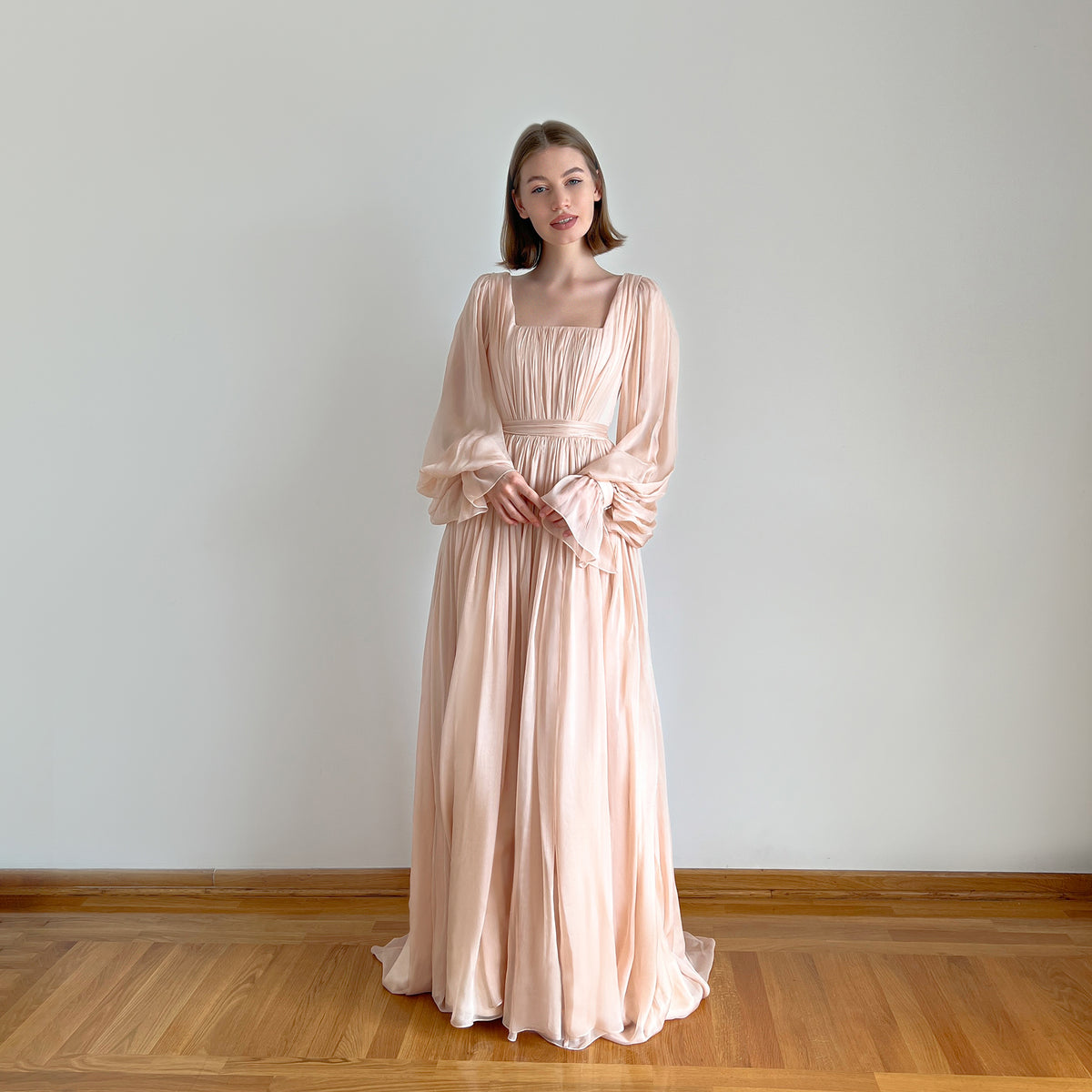 Square neck wedding dress made to measure — Lutien Bridal